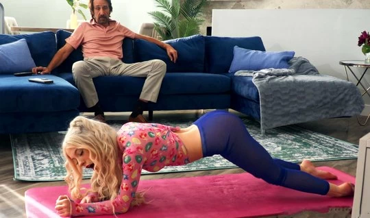 Stepdaughter seduced stepfather for hot anal sex