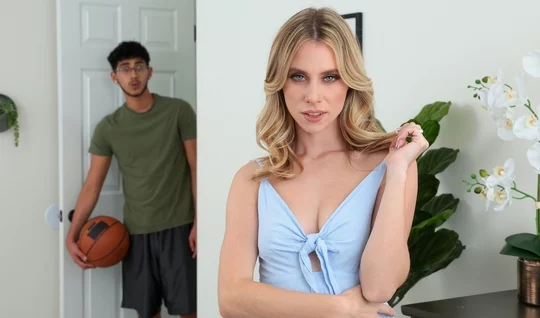 Blonde wet pussy attracted the attention of a modest guy