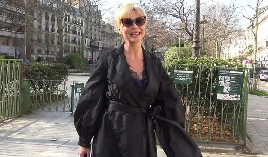 A mature blonde seduced into a pickup and anally fucked a young stranger