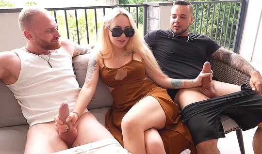 Russian bitch has fun with guys in MFM porn video