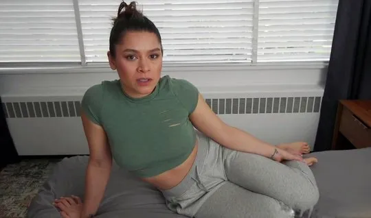 Girl in stockings and lingerie spreads her legs for deep homemade porn