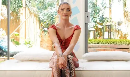 Busty girl gave herself to a stranger at the casting in front of the cameras