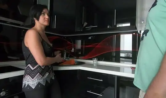 Mom let her stepson fry her wet pussy right in the kitchen