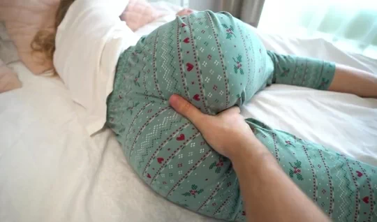 Guy touches sisters big ass while parents are not at home