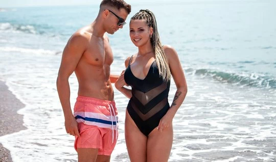 Girl with big milkings gets fucked in nature with cancer