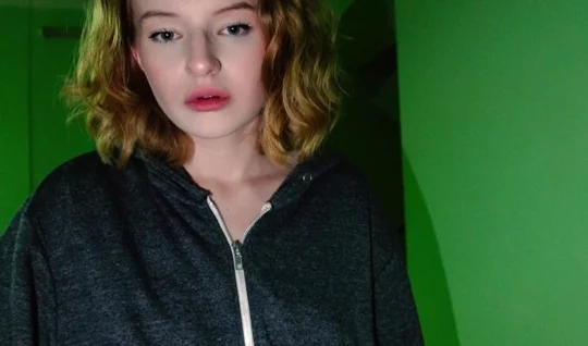 Russian bitch sucks and fucks doggystyle right at the entrance